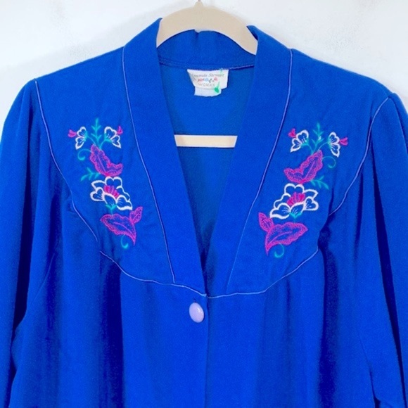 Amanda Stewart Woman Vintage Embroidered Women’s Size L Blue Button Up Robe - Picture 2 of 16